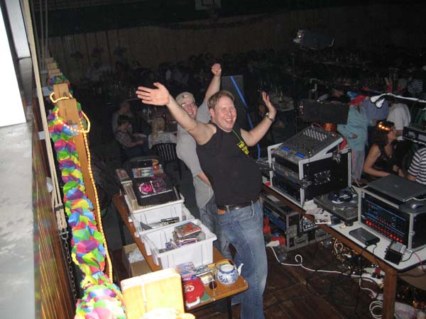 553